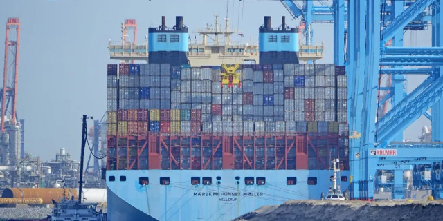 海运发货，用集装箱海运运输若何预防集装箱进水？